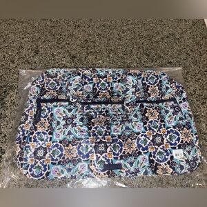 Vera Bradley Patterned Travel Bag Full set